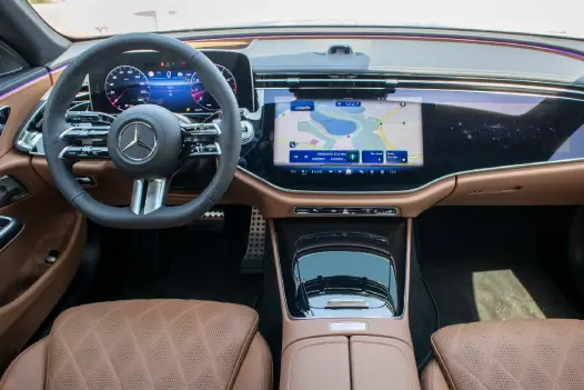 MERCEDES-E300-2024-inside