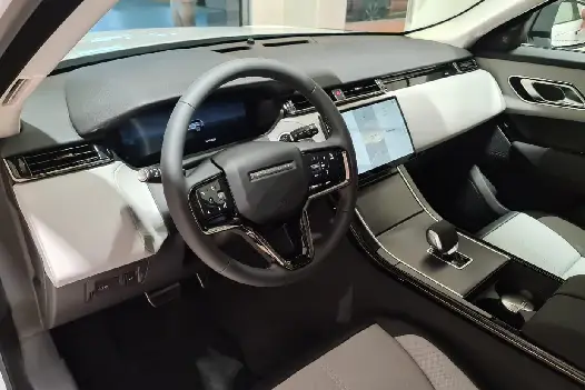 RANGE ROVER VELAR-inside